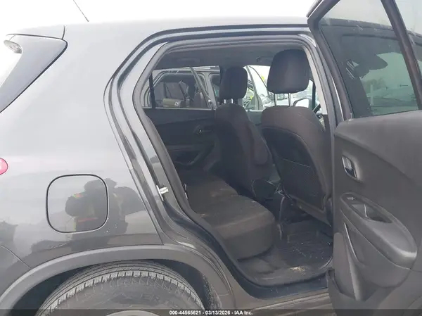 3GNCJKSB4KL207234 2019 CHEVROLET TRAX - Image 8