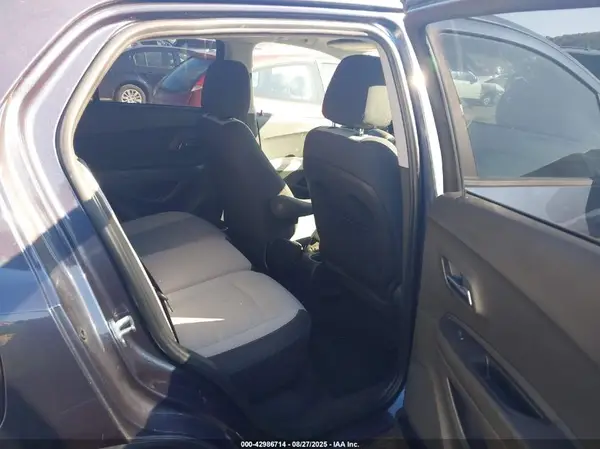 3GNCJKSB4KL228410 2019 CHEVROLET TRAX - Image 8