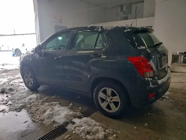 3GNCJKSB4KL233042 2019 CHEVROLET TRAX - Image 2