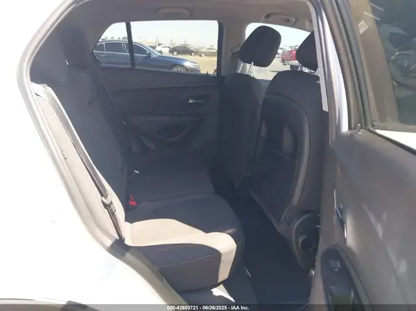 3GNCJKSB4KL246955 2019 CHEVROLET TRAX - Image 8