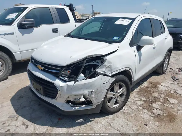 3GNCJKSB4KL249936 2019 CHEVROLET TRAX - Image 2