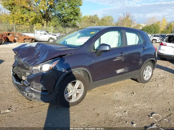 3GNCJKSB4KL253159 2019 CHEVROLET TRAX - Image 2