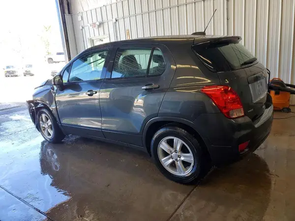 3GNCJKSB4KL258118 2019 CHEVROLET TRAX - Image 2