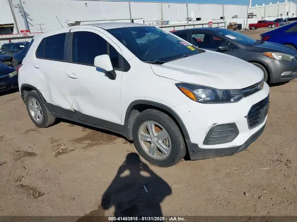 3GNCJKSB4KL279244 2019 CHEVROLET TRAX - Image 1