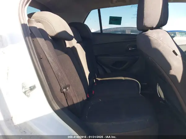 3GNCJKSB4KL279244 2019 CHEVROLET TRAX - Image 8