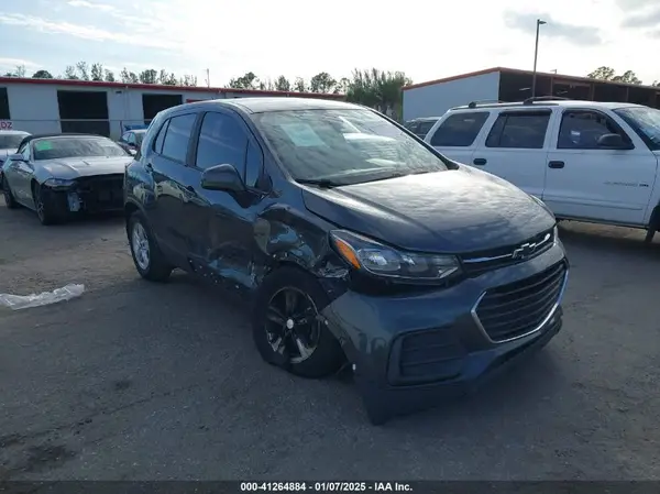 3GNCJKSB4KL289367 2019 CHEVROLET TRAX - Image 1