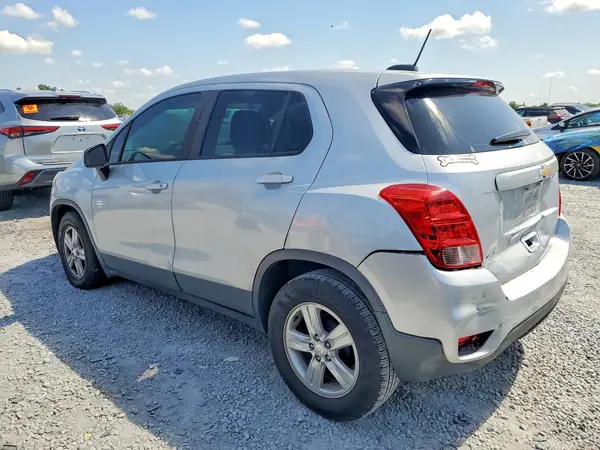 3GNCJKSB4KL291068 2019 CHEVROLET TRAX - Image 2