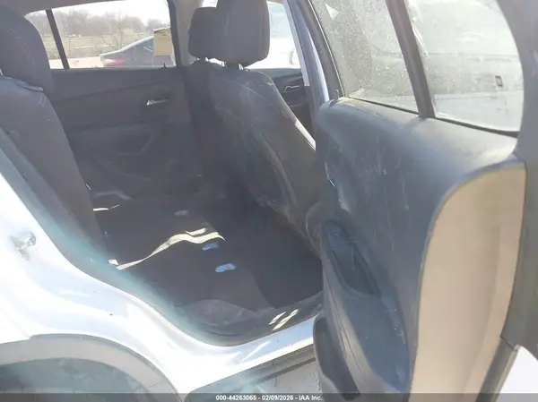 3GNCJKSB4KL291894 2019 CHEVROLET TRAX - Image 8