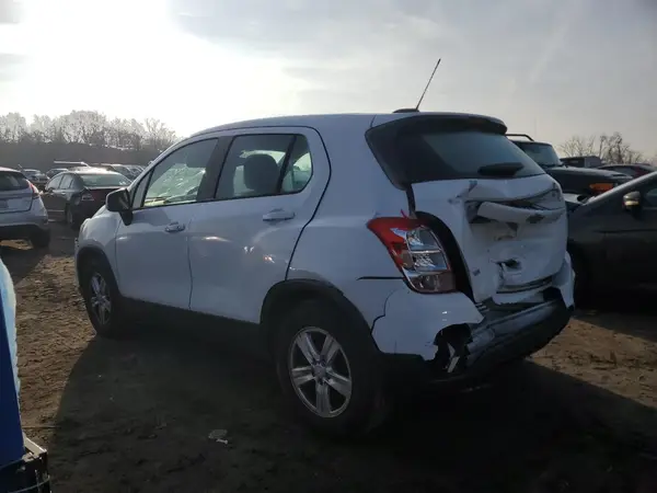 3GNCJKSB4KL299512 2019 CHEVROLET TRAX - Image 2