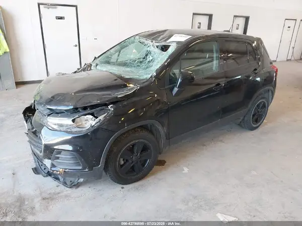 3GNCJKSB4KL310086 2019 CHEVROLET TRAX - Image 2