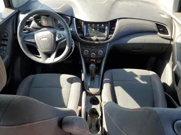 3GNCJKSB4KL312078 2019 CHEVROLET TRAX - Image 8