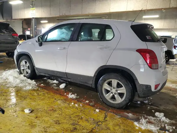3GNCJKSB4KL324313 2019 CHEVROLET TRAX - Image 2