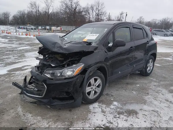 3GNCJKSB4KL326997 2019 CHEVROLET TRAX - Image 2