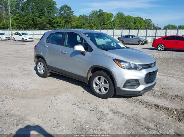 3GNCJKSB4KL327440 2019 CHEVROLET TRAX - Image 1
