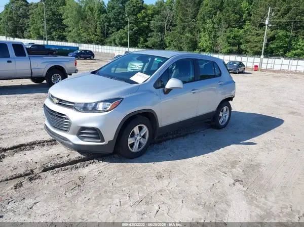 3GNCJKSB4KL327440 2019 CHEVROLET TRAX - Image 2