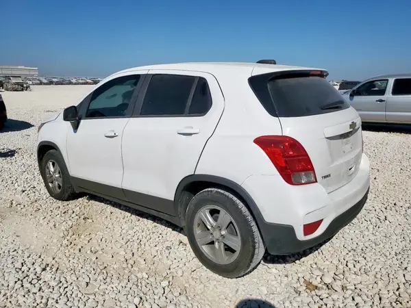 3GNCJKSB4KL330743 2019 CHEVROLET TRAX - Image 2