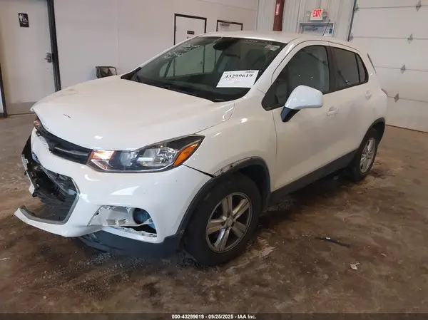 3GNCJKSB4KL336042 2019 CHEVROLET TRAX - Image 2