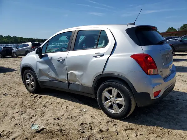 3GNCJKSB4KL352497 2019 CHEVROLET TRAX - Image 2