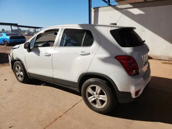 3GNCJKSB4KL357666 2019 CHEVROLET TRAX - Image 2