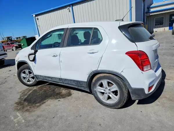 3GNCJKSB4KL369669 2019 CHEVROLET TRAX - Image 2