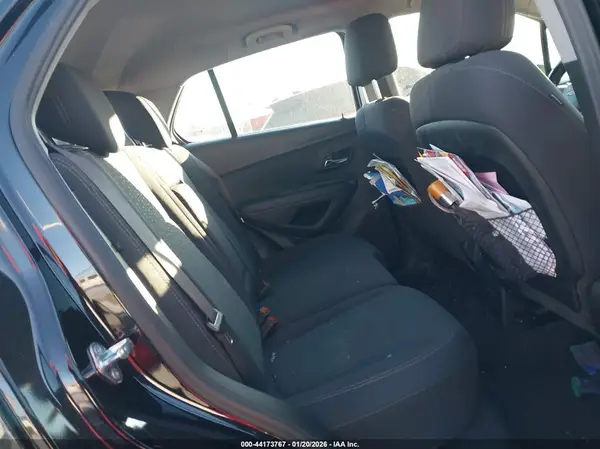 3GNCJKSB4KL381773 2019 CHEVROLET TRAX - Image 8