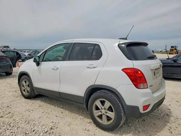 3GNCJKSB4KL382728 2019 CHEVROLET TRAX - Image 2