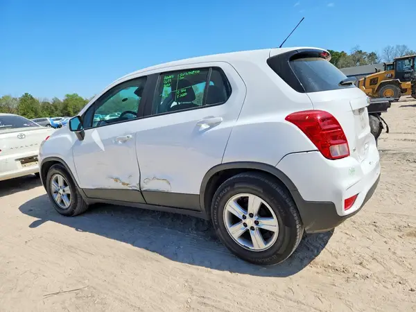 3GNCJKSB4KL385211 2019 CHEVROLET TRAX - Image 2