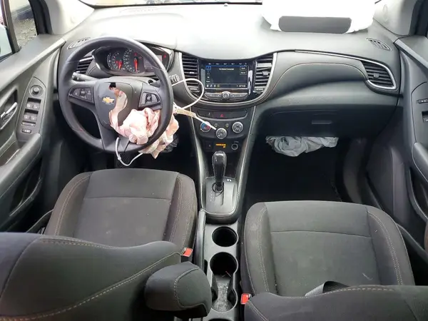 3GNCJKSB4KL385371 2019 CHEVROLET TRAX - Image 8