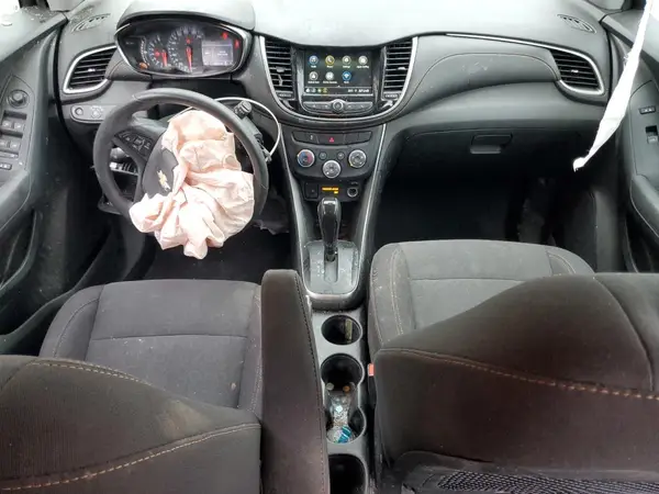 3GNCJKSB4KL387086 2019 CHEVROLET TRAX - Image 8