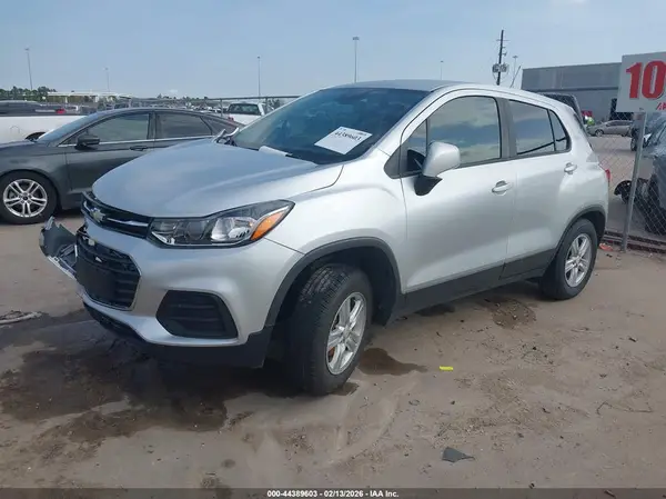 3GNCJKSB4KL389193 2019 CHEVROLET TRAX - Image 2