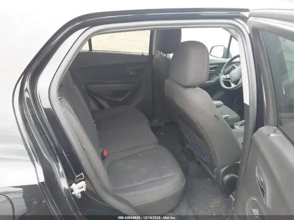 3GNCJKSB4KL390666 2019 CHEVROLET TRAX - Image 8