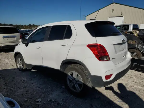 3GNCJKSB4LL128762 2020 CHEVROLET TRAX - Image 2