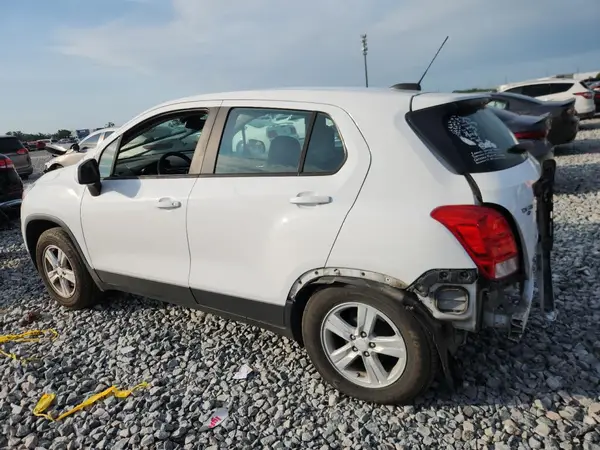 3GNCJKSB4LL131757 2020 CHEVROLET TRAX - Image 2