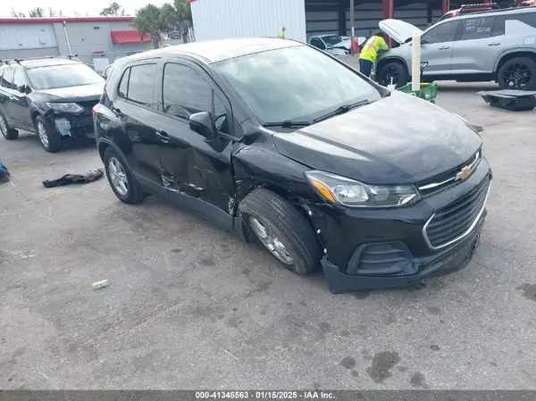 3GNCJKSB4LL132925 2020 CHEVROLET TRAX - Image 1