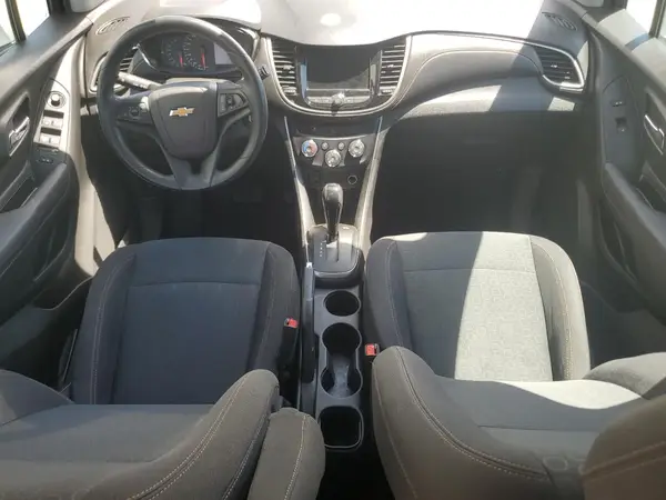 3GNCJKSB4LL135646 2020 CHEVROLET TRAX - Image 8