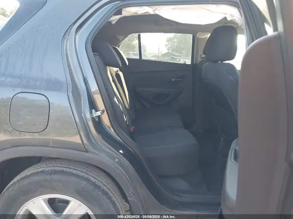 3GNCJKSB4LL139826 2020 CHEVROLET TRAX - Image 8