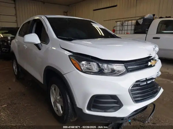 3GNCJKSB4LL139907 2020 CHEVROLET TRAX - Image 1
