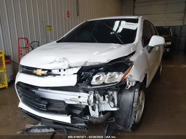 3GNCJKSB4LL139907 2020 CHEVROLET TRAX - Image 2