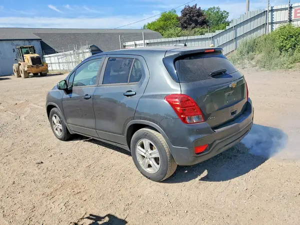 3GNCJKSB4LL142905 2020 CHEVROLET TRAX - Image 2