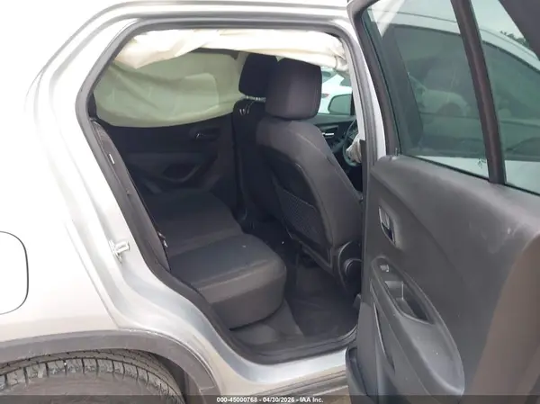 3GNCJKSB4LL151751 2020 CHEVROLET TRAX - Image 8