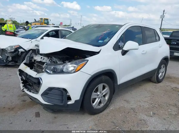 3GNCJKSB4LL155718 2020 CHEVROLET TRAX - Image 2
