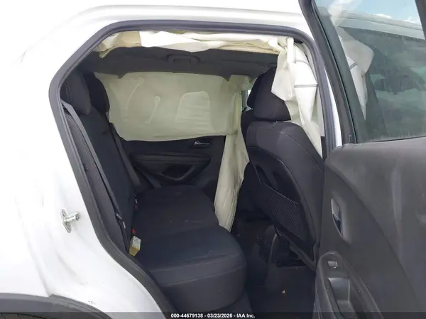 3GNCJKSB4LL155718 2020 CHEVROLET TRAX - Image 8