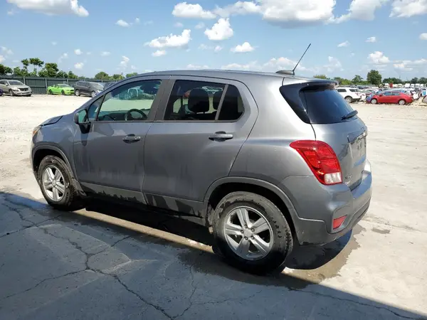 3GNCJKSB4LL158795 2020 CHEVROLET TRAX - Image 2