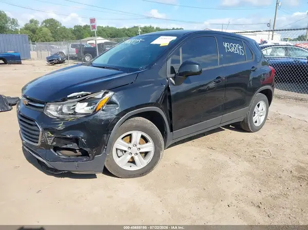 3GNCJKSB4LL167268 2020 CHEVROLET TRAX - Image 2