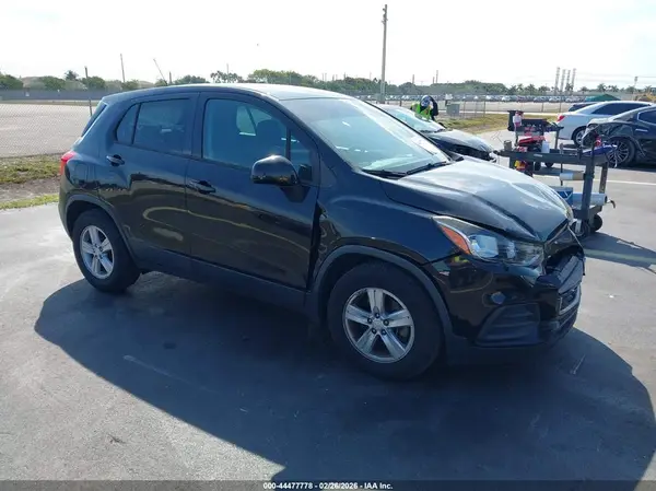 3GNCJKSB4LL172258 2020 CHEVROLET TRAX - Image 1