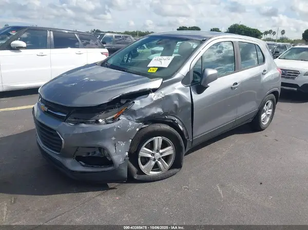 3GNCJKSB4LL191411 2020 CHEVROLET TRAX - Image 2