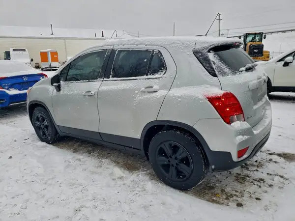 3GNCJKSB4LL195166 2020 CHEVROLET TRAX - Image 2