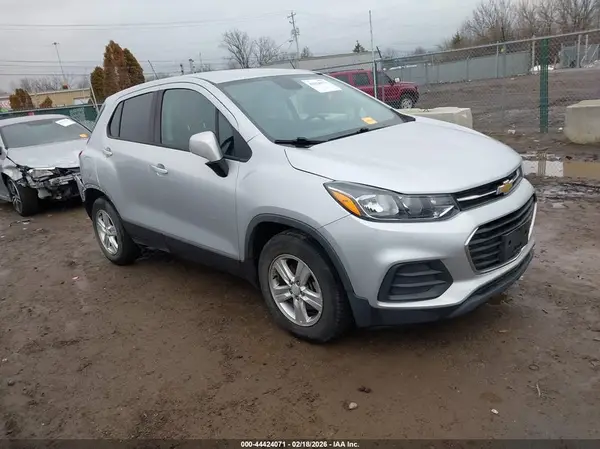 3GNCJKSB4LL195717 2020 CHEVROLET TRAX - Image 1
