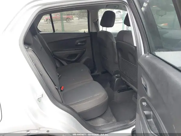 3GNCJKSB4LL195717 2020 CHEVROLET TRAX - Image 8