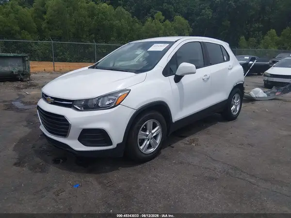 3GNCJKSB4LL208689 2020 CHEVROLET TRAX - Image 2